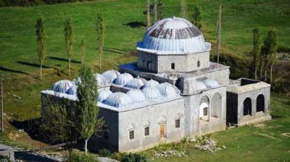 Xhamia e Plumbit, simbol i lirisë së besimit në Shqipëri