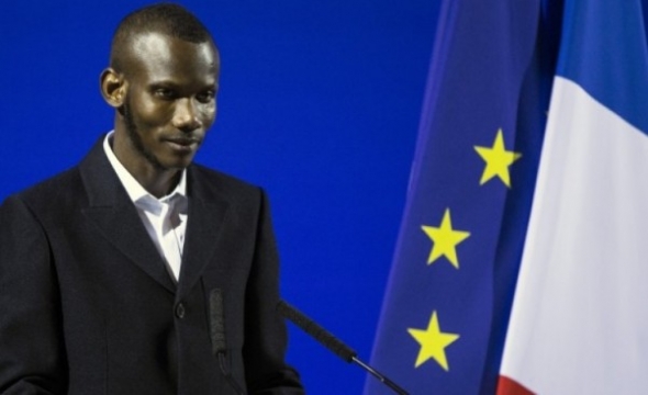 Mali: Muslimani që shpëtoi pengjet në Francë pritet si hero