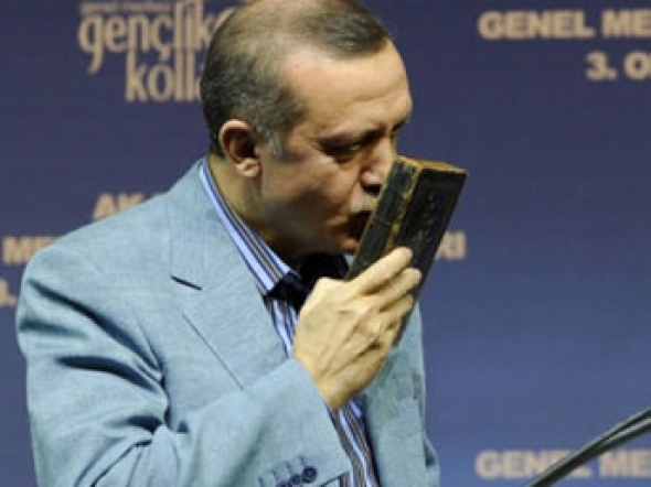 Dëgjoni leximin e Kuranit nga Rexhep Taip Erdogan! (video)